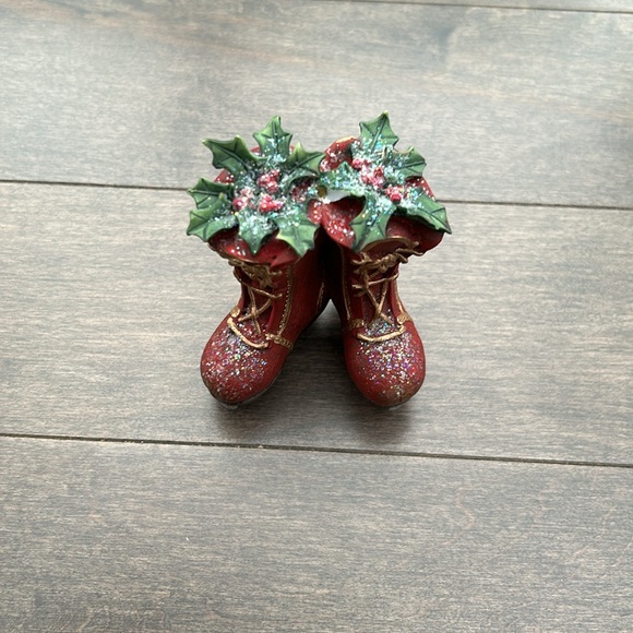 Christmas Ornament Ice Skating Holly Ice Skates Figure Skating Red Boots, Decor - Picture 2 of 11